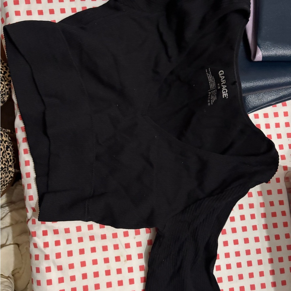 Garage Classic Black Top